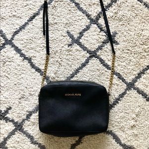 Black Michael Kors Jet set cross body purse